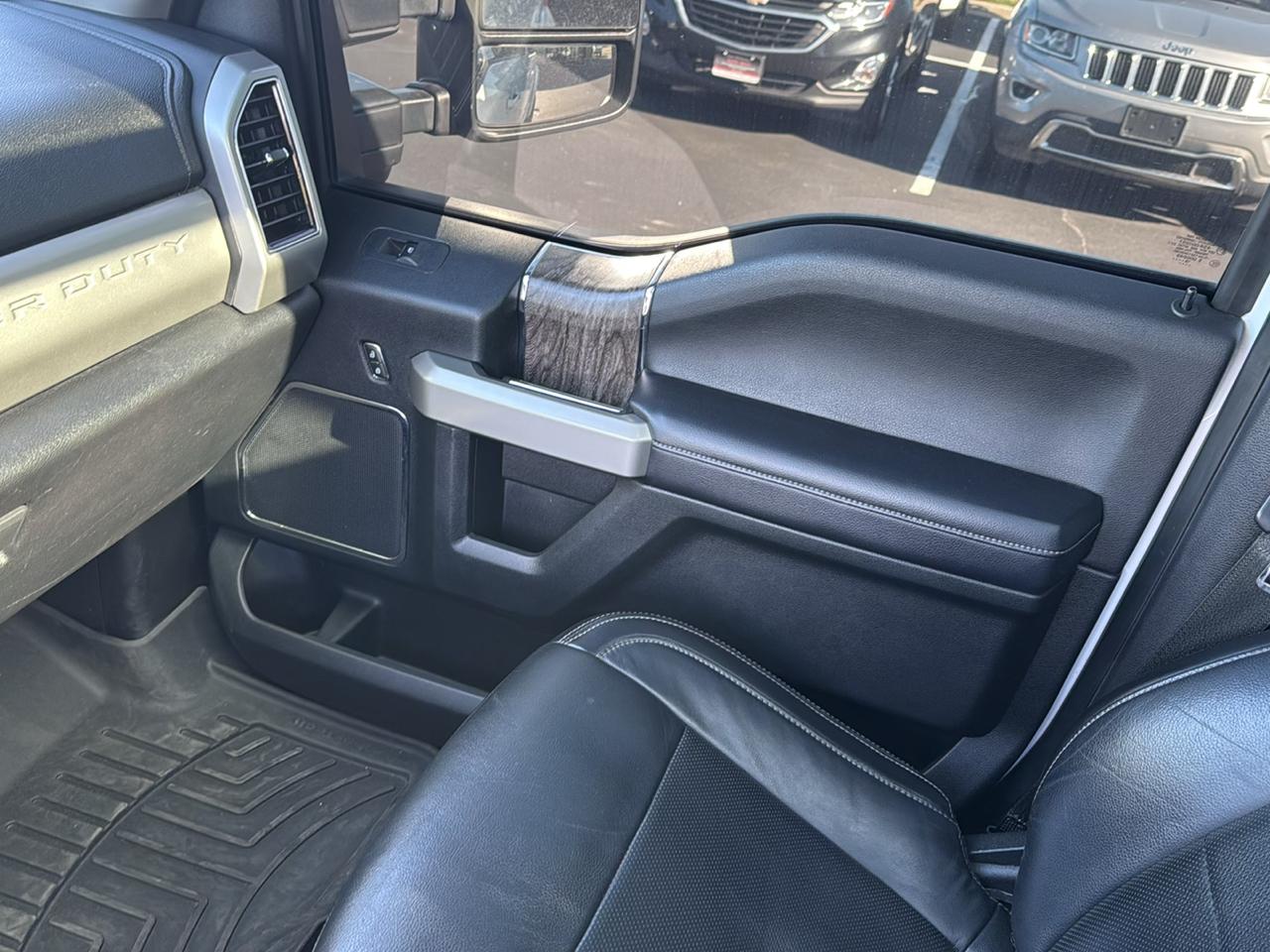 Ford Super Duty F-250 SRW Lariat 4WD Crew Cab 6.75' Box 2019