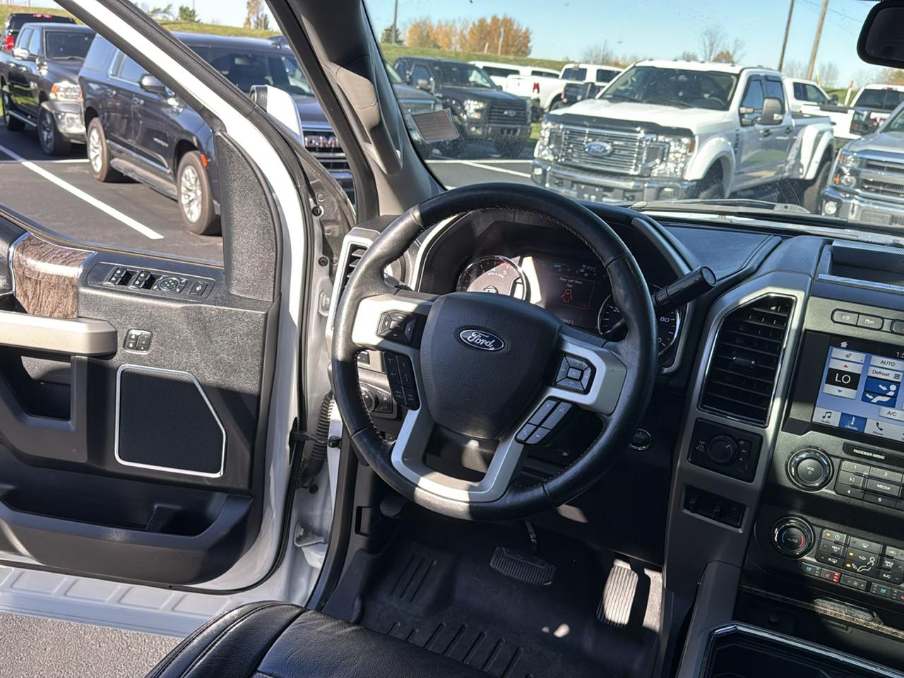 Ford Super Duty F-250 SRW Lariat 4WD Crew Cab 6.75' Box 2019