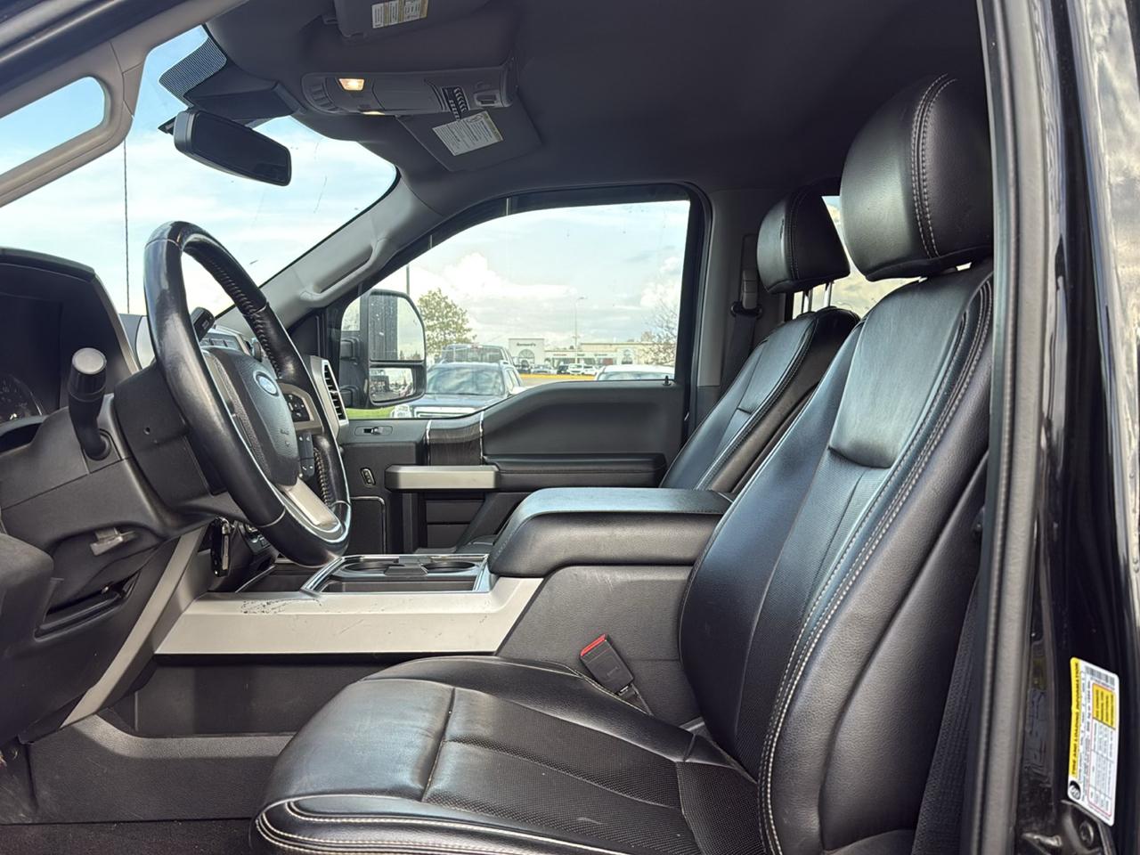 Ford Super Duty F-250 SRW Lariat 4WD Crew Cab 8' Box 2021