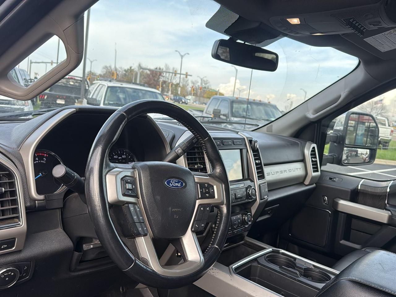 Ford Super Duty F-250 SRW Lariat 4WD Crew Cab 8' Box 2021