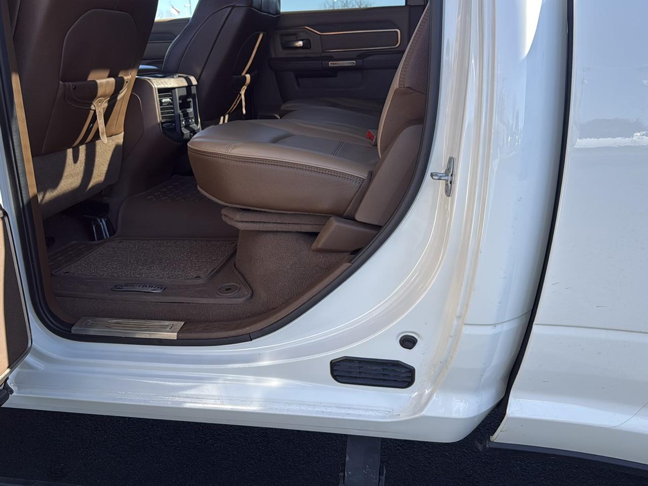 RAM 3500 Longhorn 4x4 Crew Cab 8' Box 2021