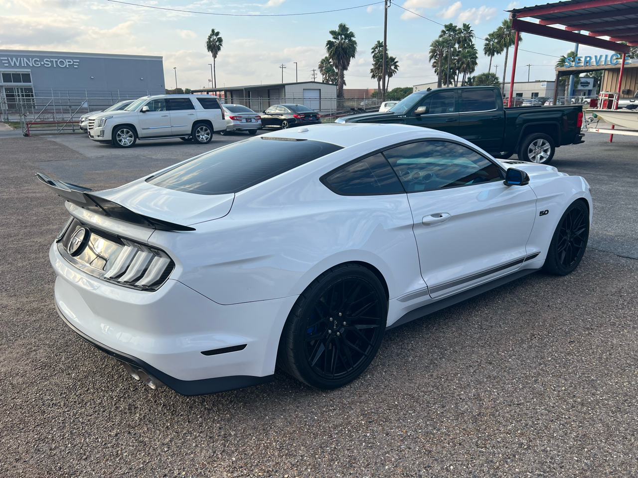 2017 Ford Mustang GT Premium photo 2