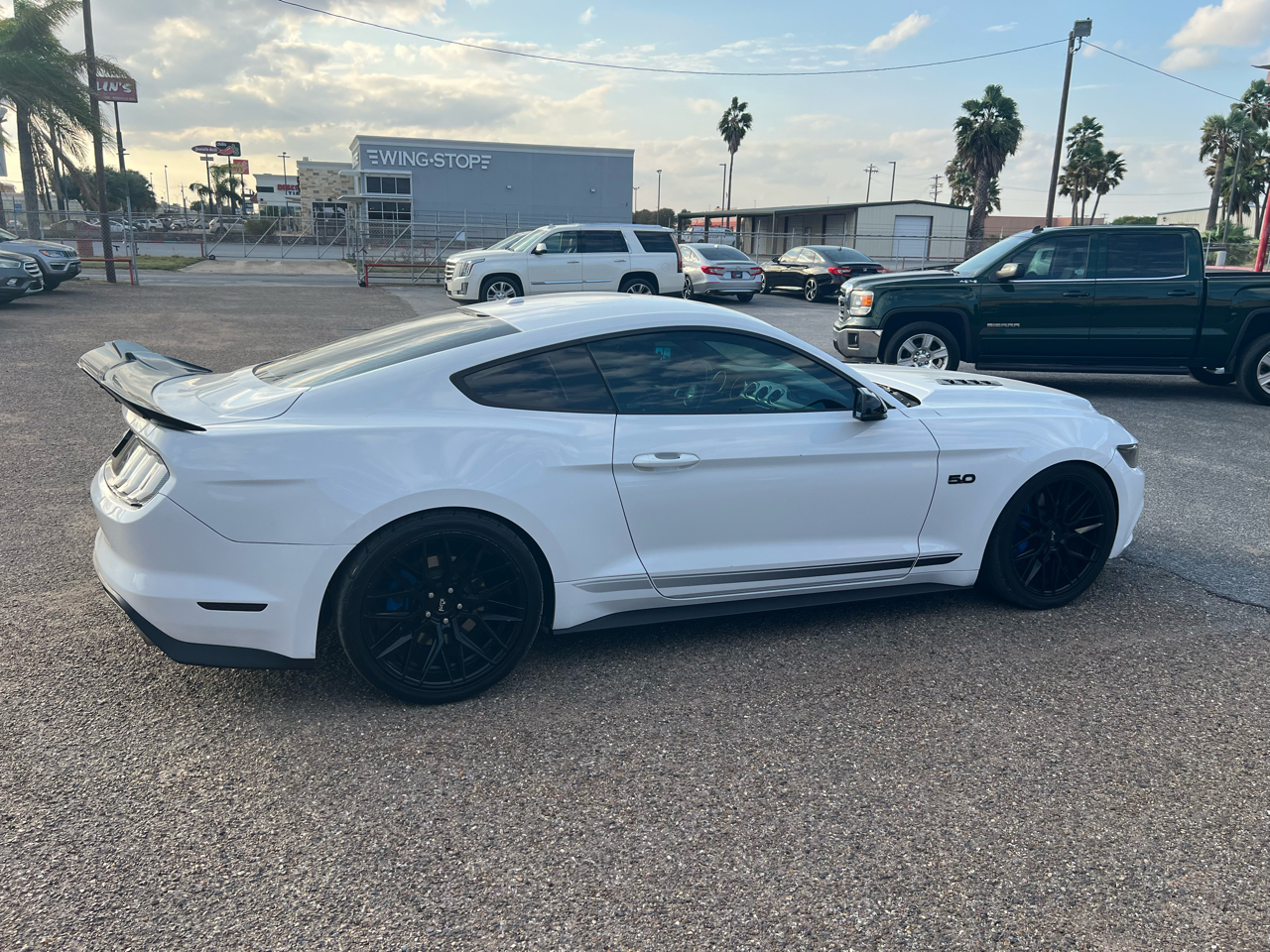 2017 Ford Mustang GT Premium photo 3