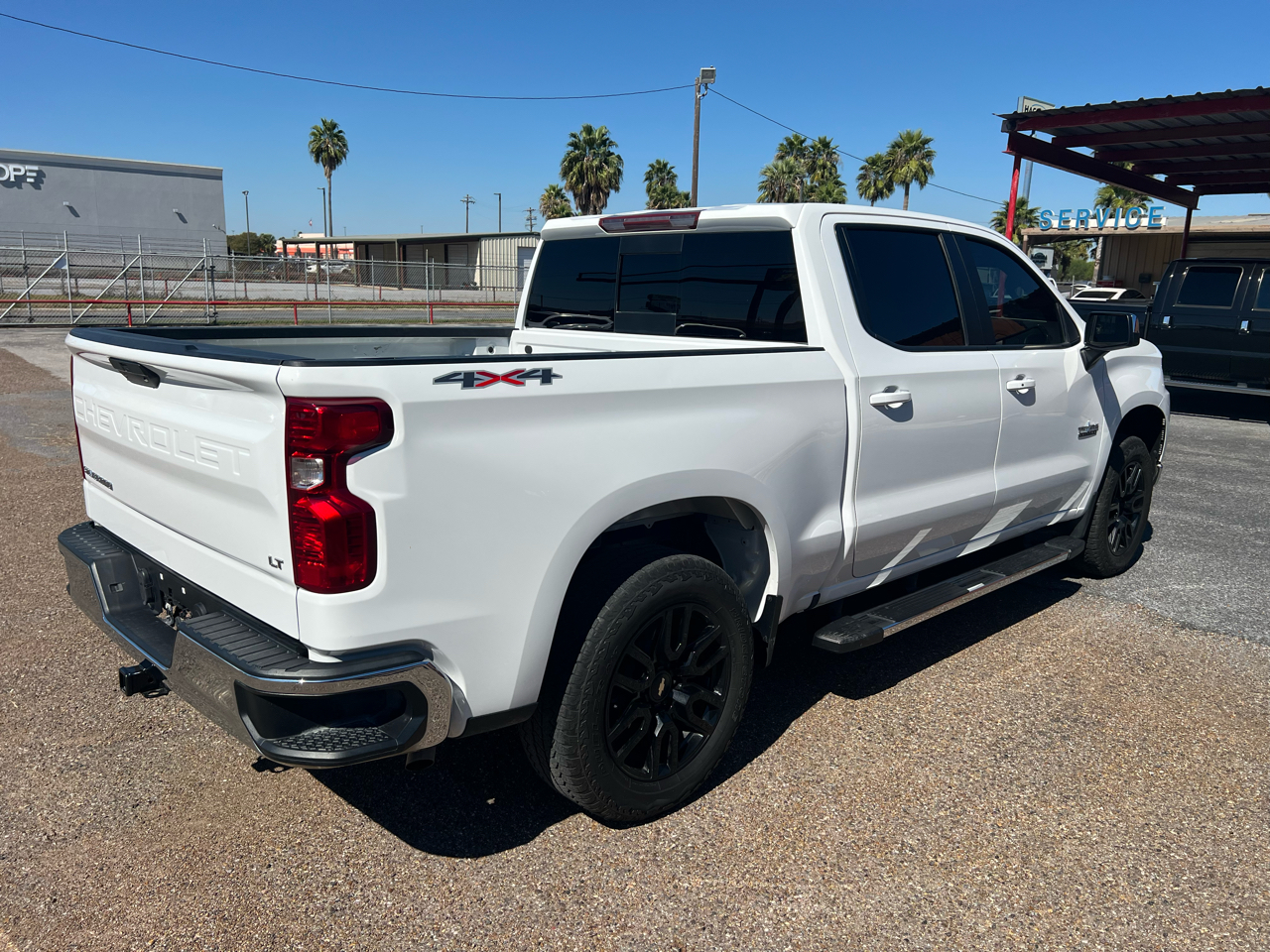 2022 Chevrolet Silverado 1500 LT photo 4