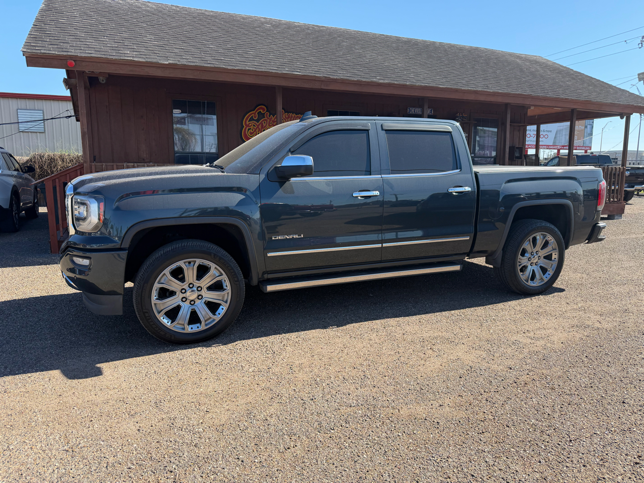 GMC Sierra 1500 Denali Crew Cab Short Box 4WD 2017