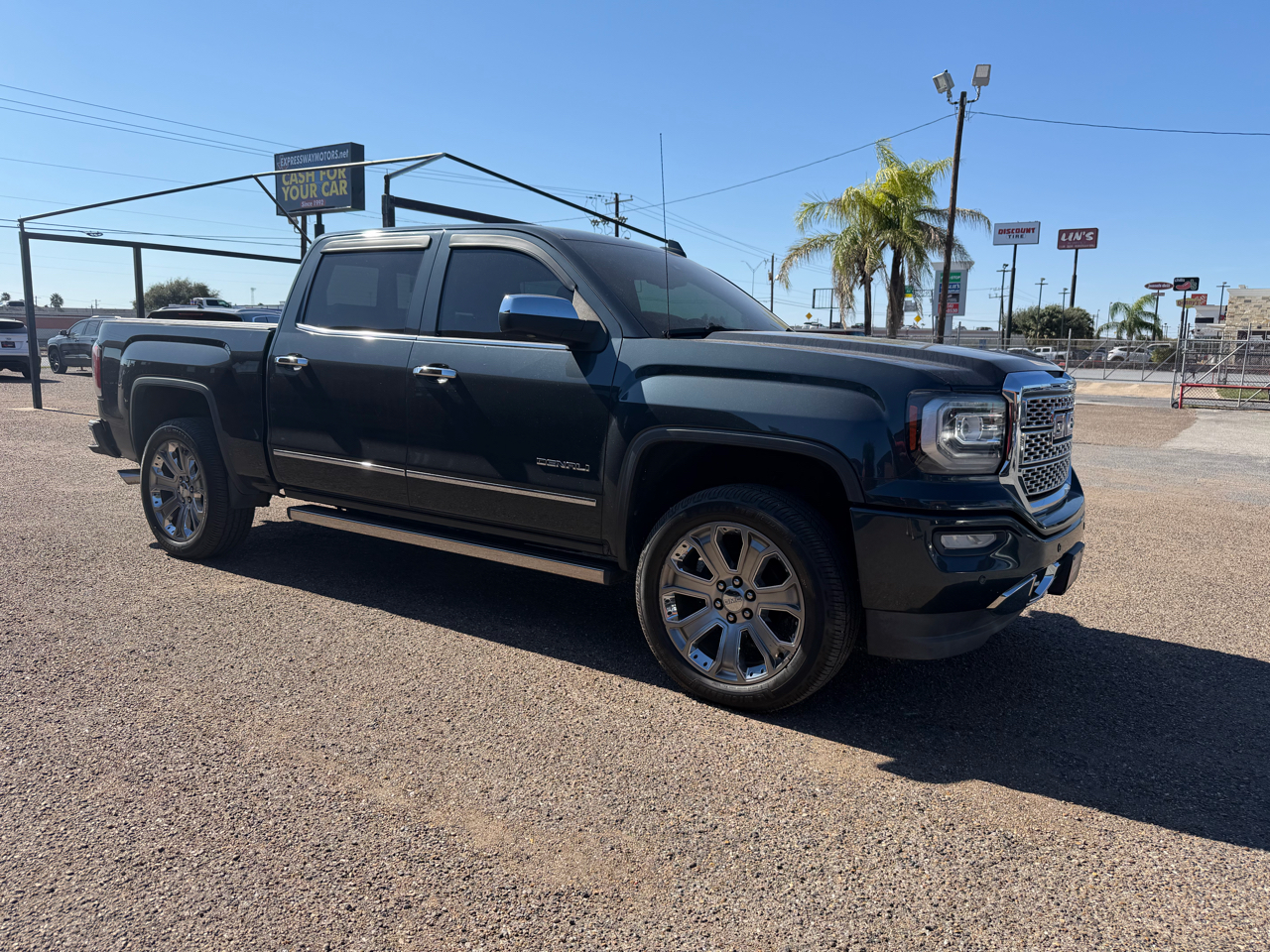 GMC Sierra 1500 Denali Crew Cab Short Box 4WD 2017