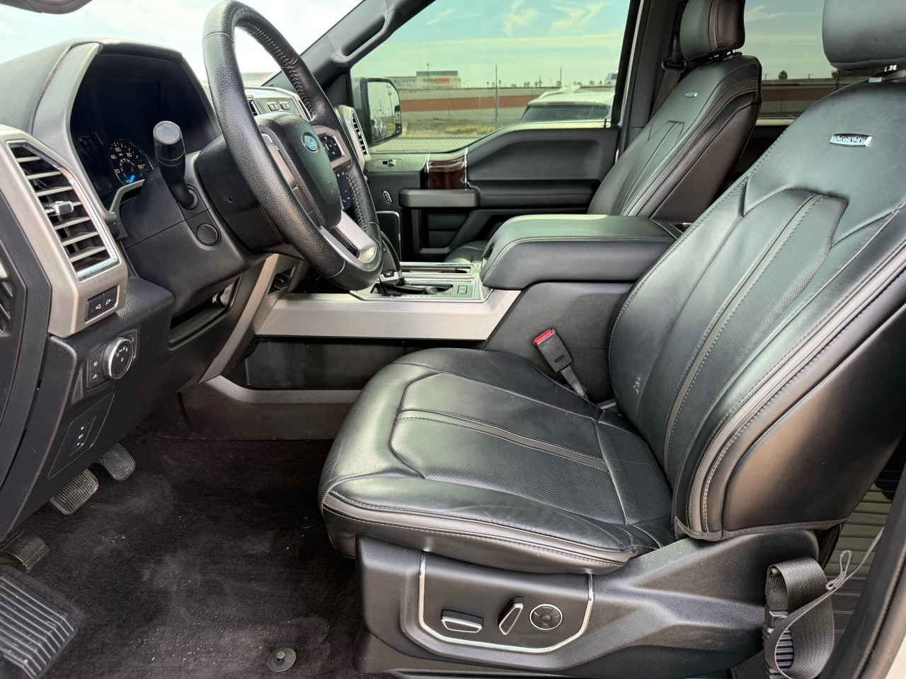 Ford F-150 Platinum SuperCrew 5.5-ft. Bed 4WD 2015