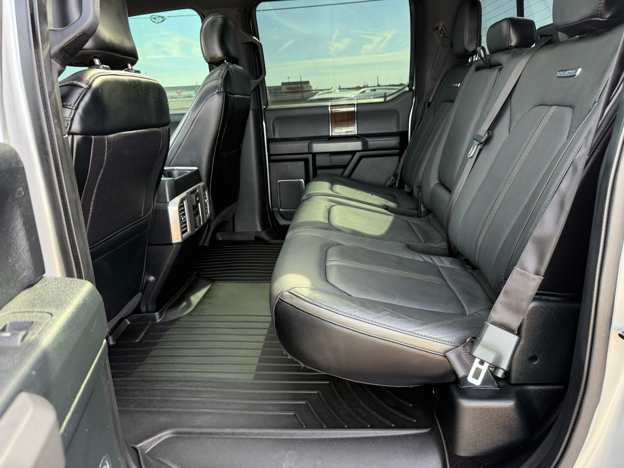 Ford F-150 Platinum SuperCrew 5.5-ft. Bed 4WD 2015