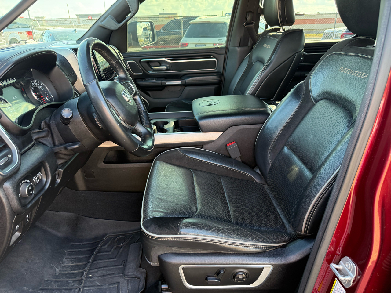 RAM 1500 Laramie Crew Cab SWB 4WD 2019