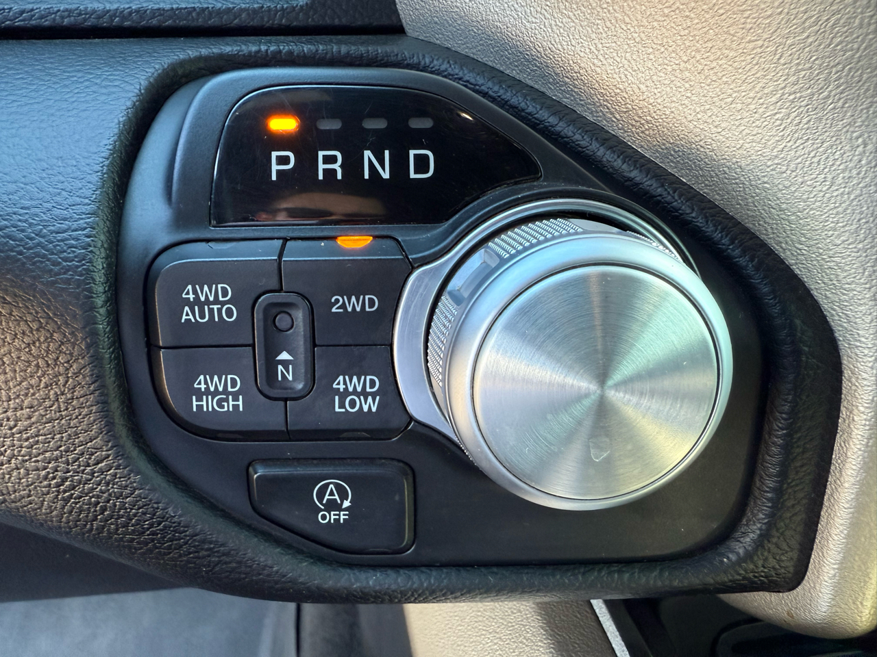 RAM 1500 Laramie Crew Cab SWB 4WD 2019