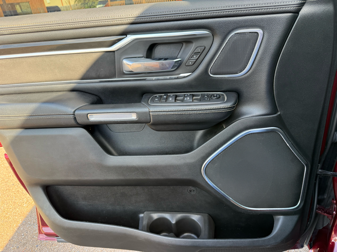 RAM 1500 Laramie Crew Cab SWB 4WD 2019