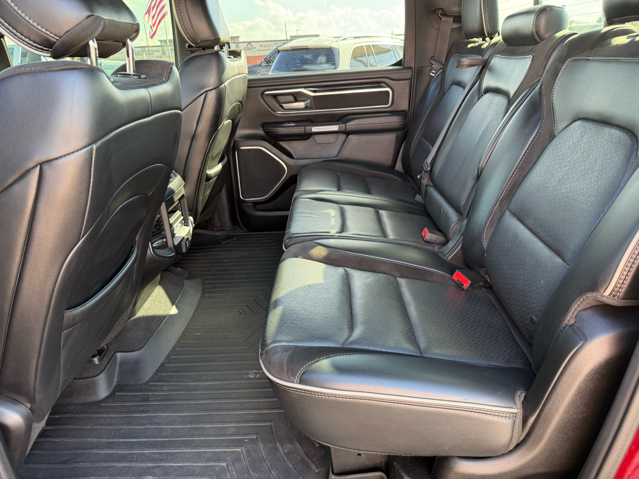 RAM 1500 Laramie Crew Cab SWB 4WD 2019