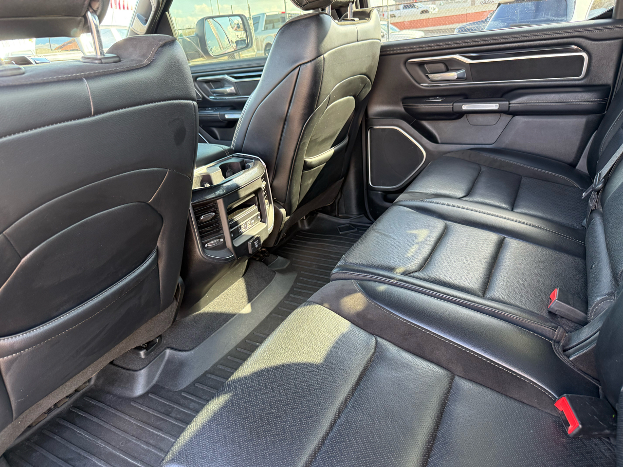 RAM 1500 Laramie Crew Cab SWB 4WD 2019