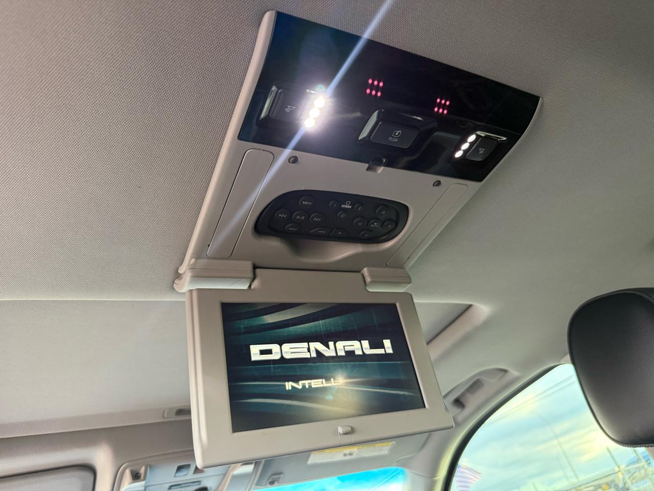 GMC Yukon Denali 2WD 2017