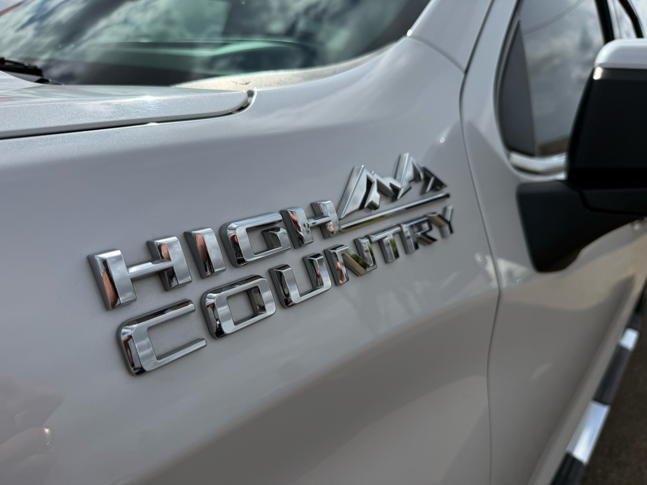 Chevrolet Silverado 1500 High Country Crew Cab 4WD SWB 2019