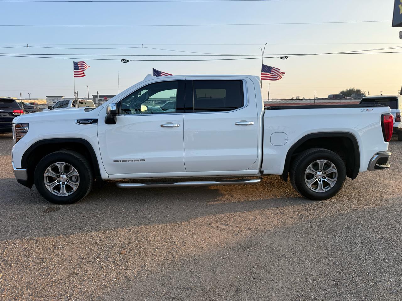 GMC Sierra 1500 4WD Crew Cab 143.5" SLT 2023