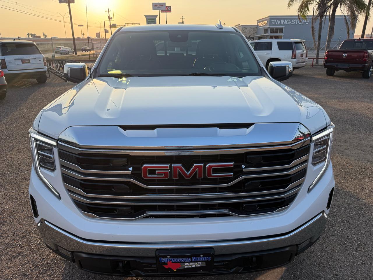 GMC Sierra 1500 4WD Crew Cab 143.5" SLT 2023