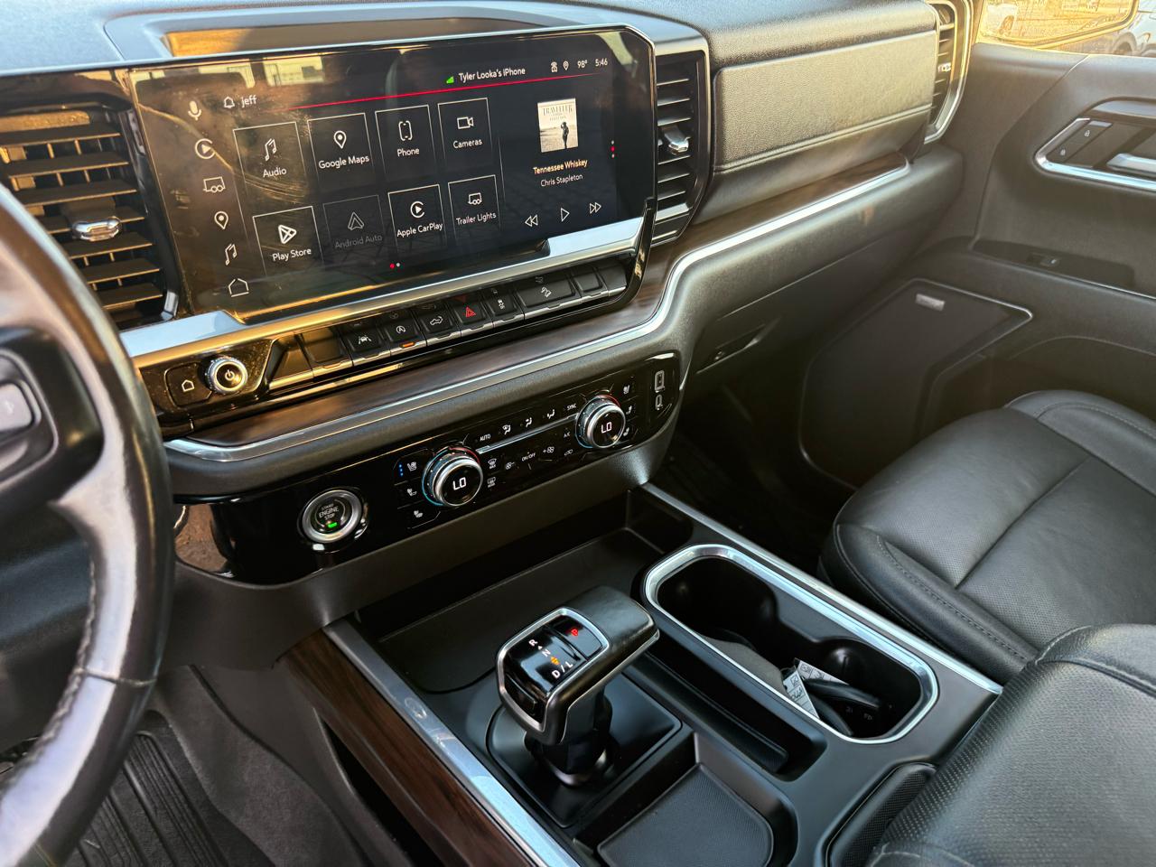 GMC Sierra 1500 4WD Crew Cab 143.5" SLT 2023