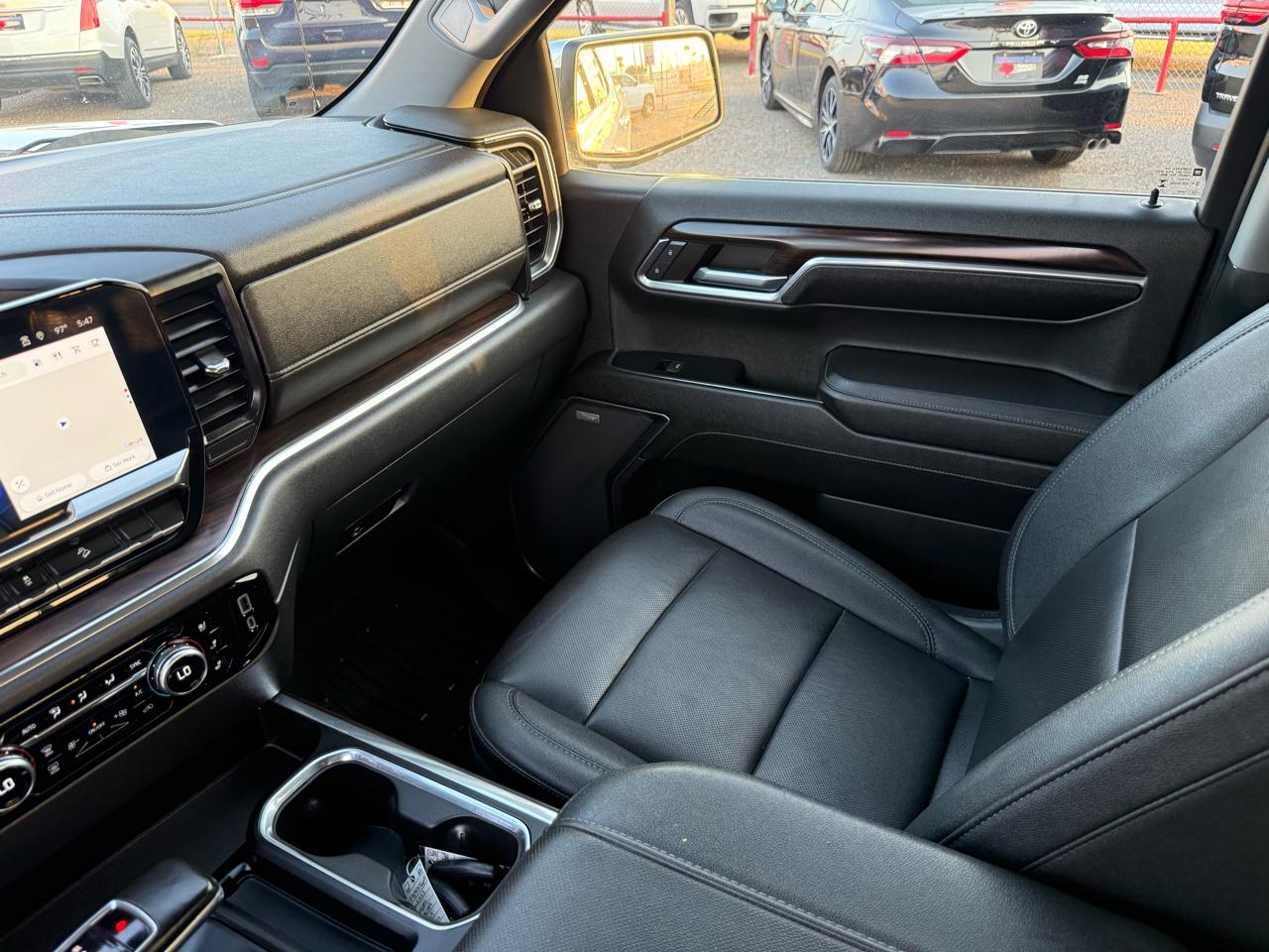 GMC Sierra 1500 4WD Crew Cab 143.5" SLT 2023