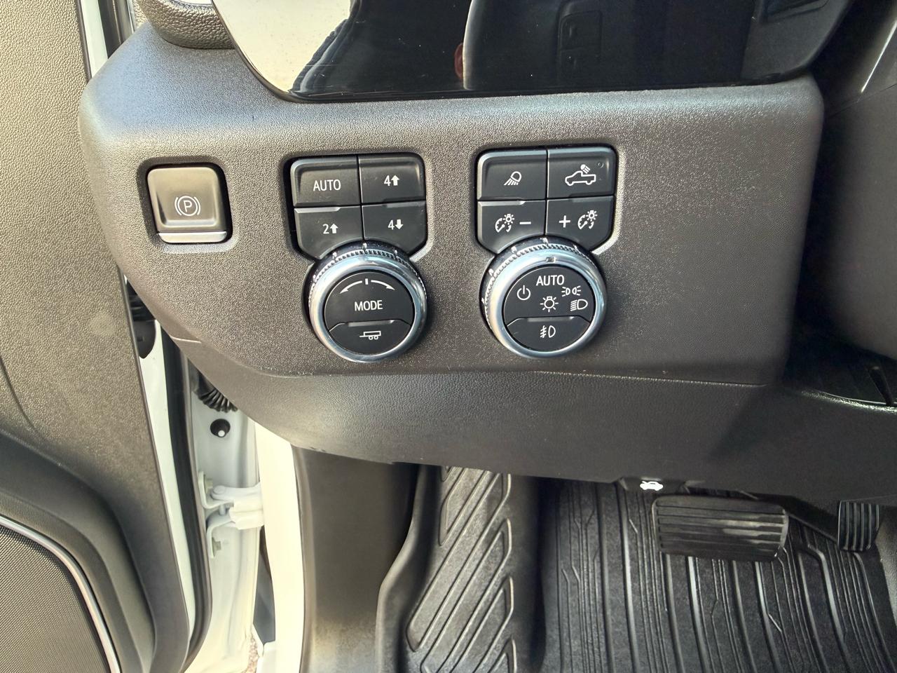 GMC Sierra 1500 4WD Crew Cab 143.5" SLT 2023