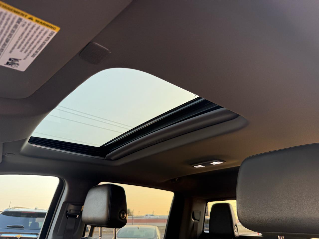 GMC Sierra 1500 4WD Crew Cab 143.5" SLT 2023