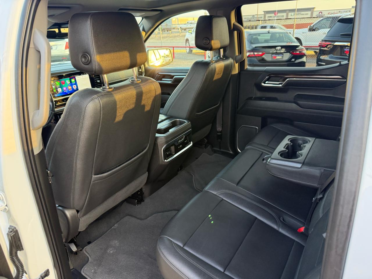 GMC Sierra 1500 4WD Crew Cab 143.5" SLT 2023