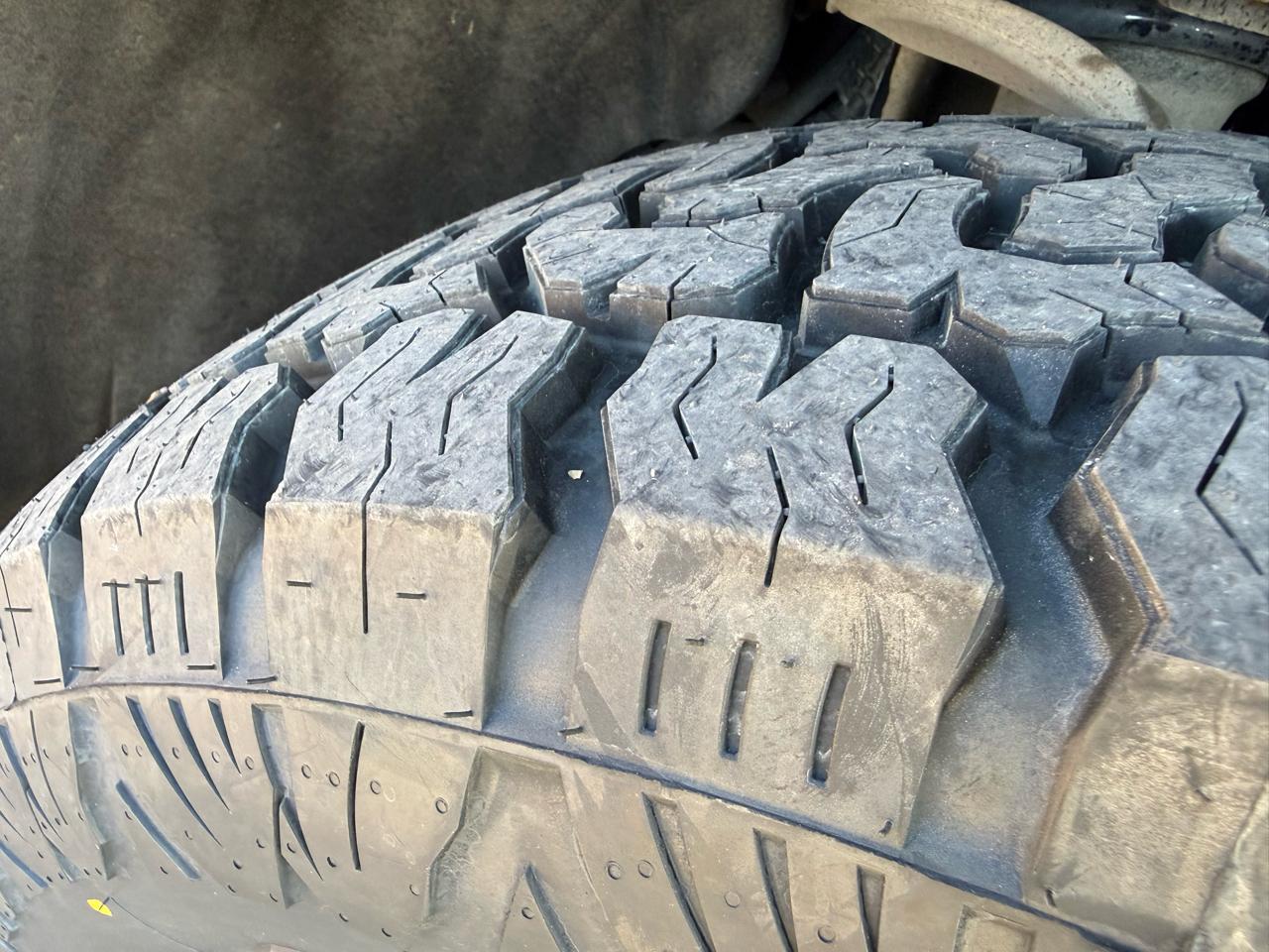 GMC Sierra 1500 4WD Crew Cab 143.5" SLT 2023