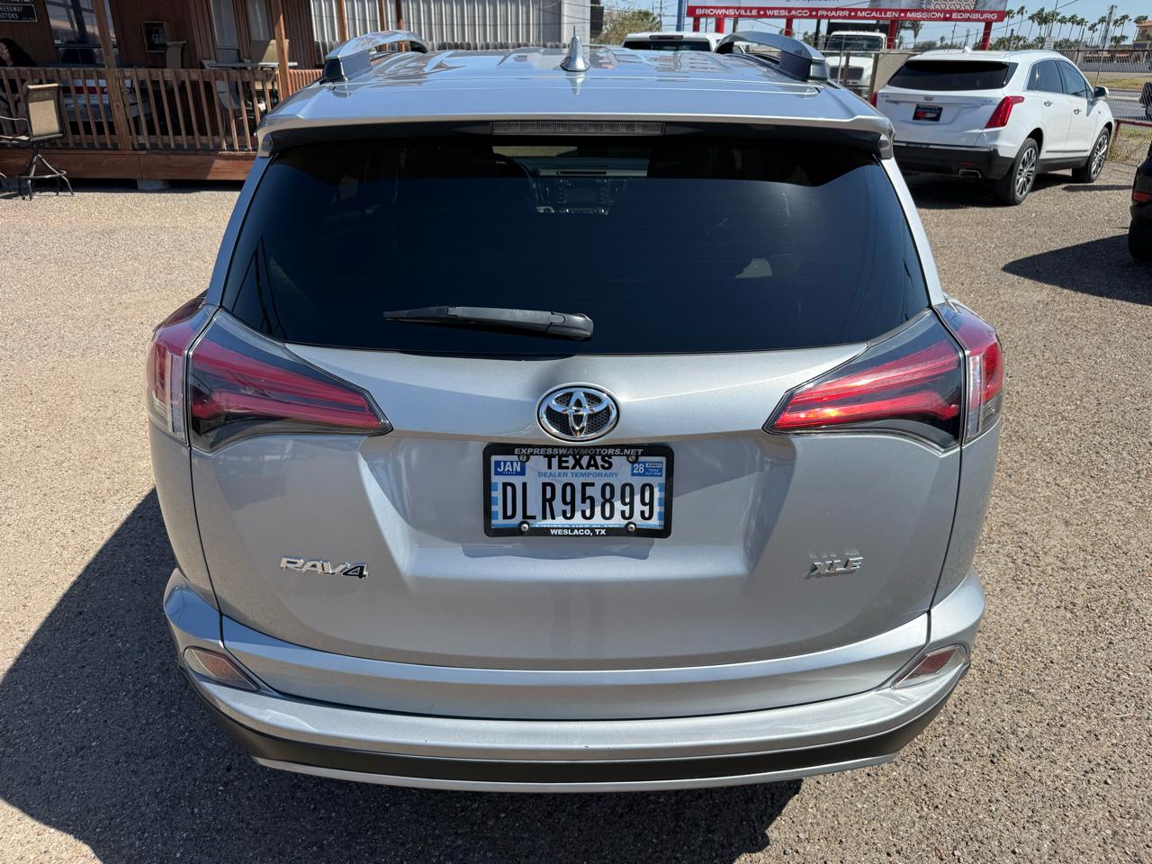 Toyota RAV4 XLE FWD 2018
