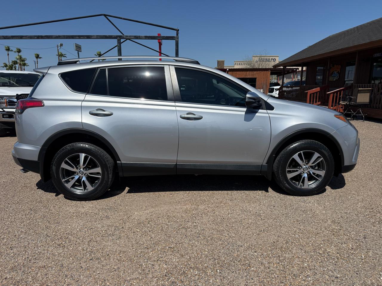 Toyota RAV4 XLE FWD 2018