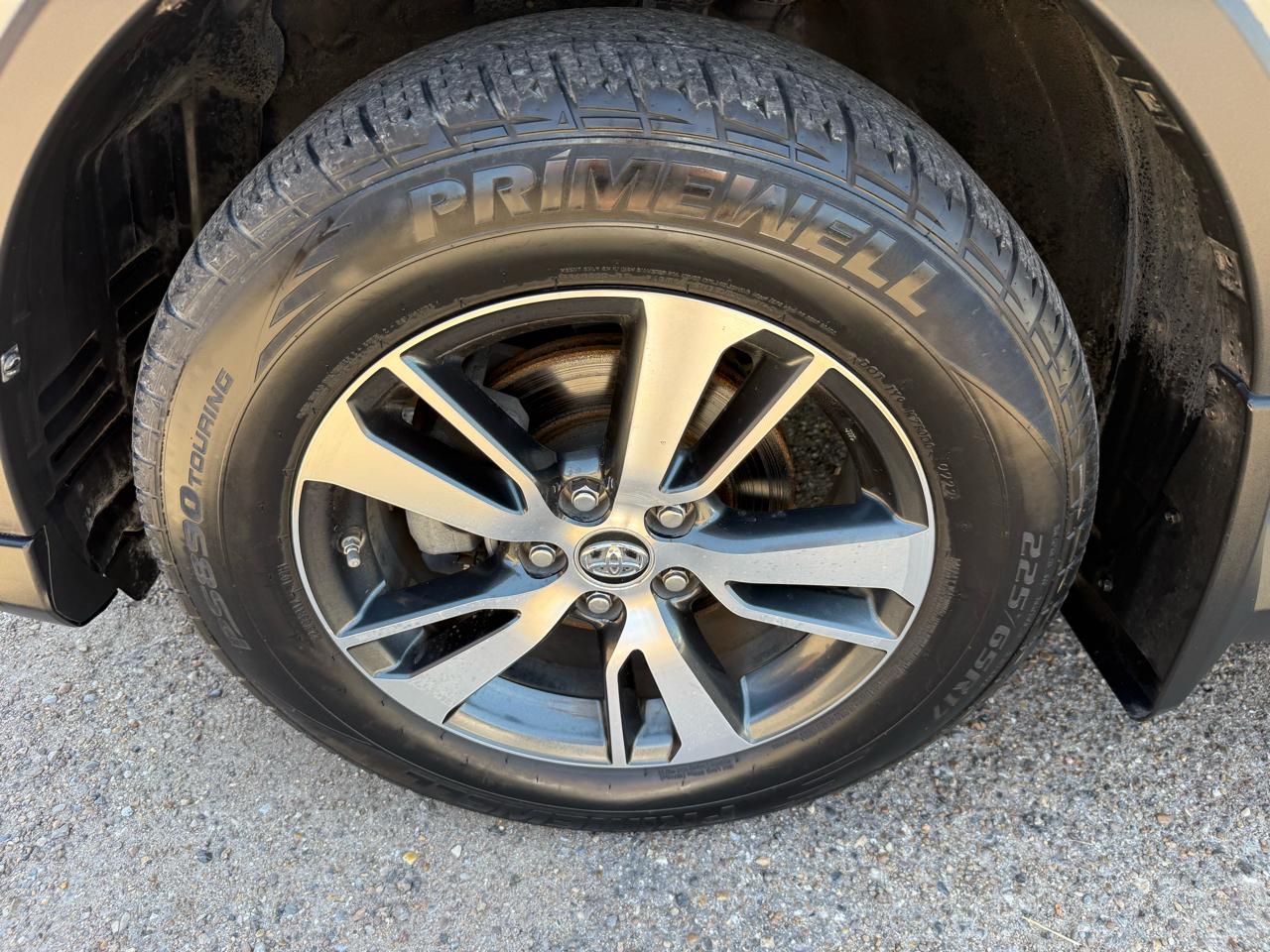 Toyota RAV4 XLE FWD 2018