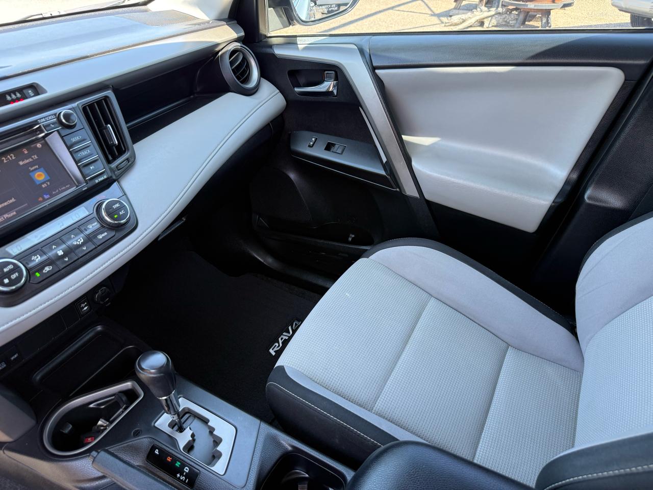 Toyota RAV4 XLE FWD 2018