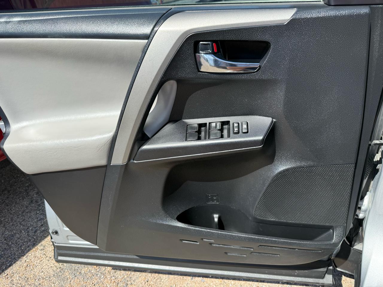 Toyota RAV4 XLE FWD 2018