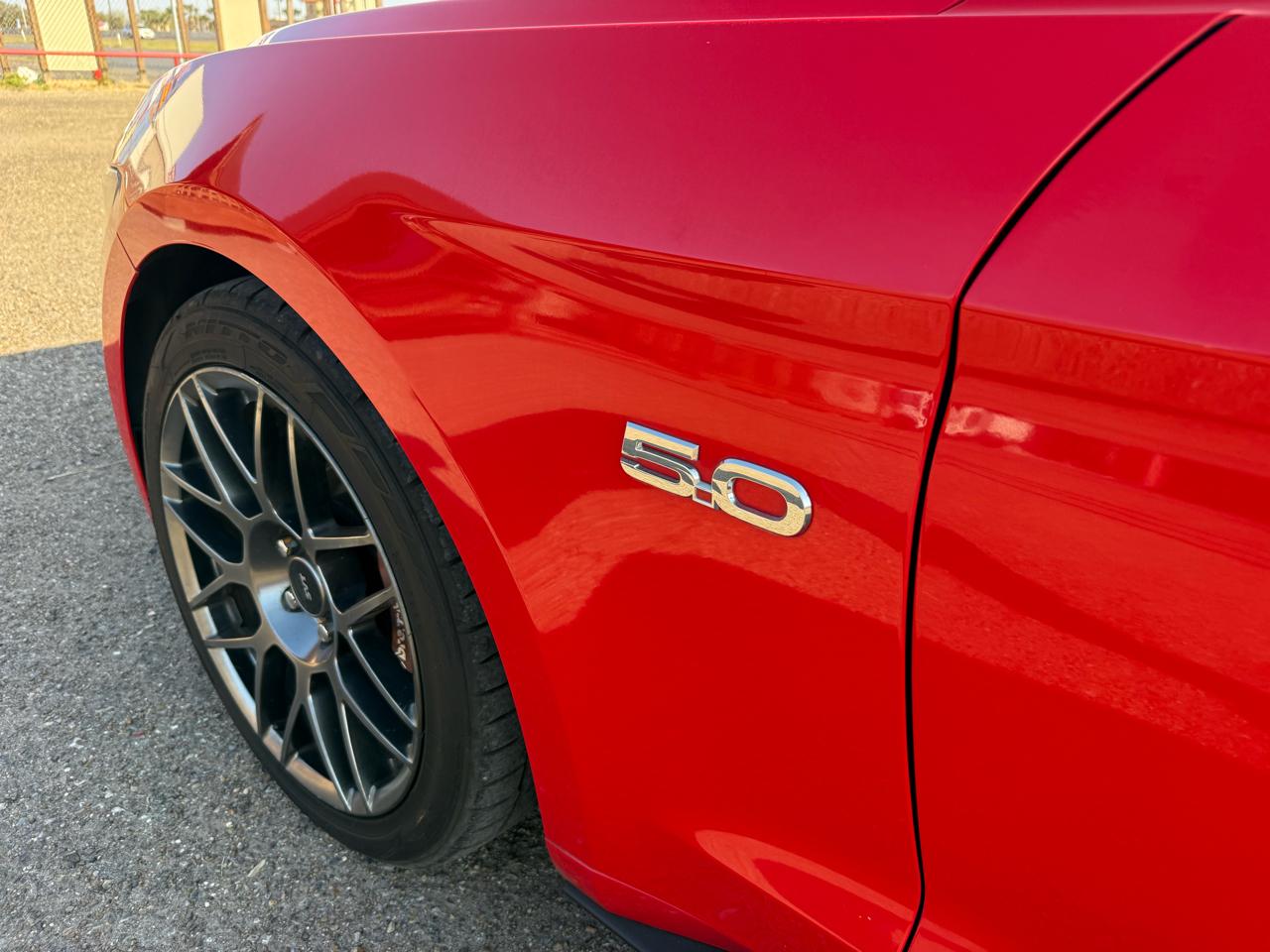 Ford Mustang GT Premium Coupe 2016