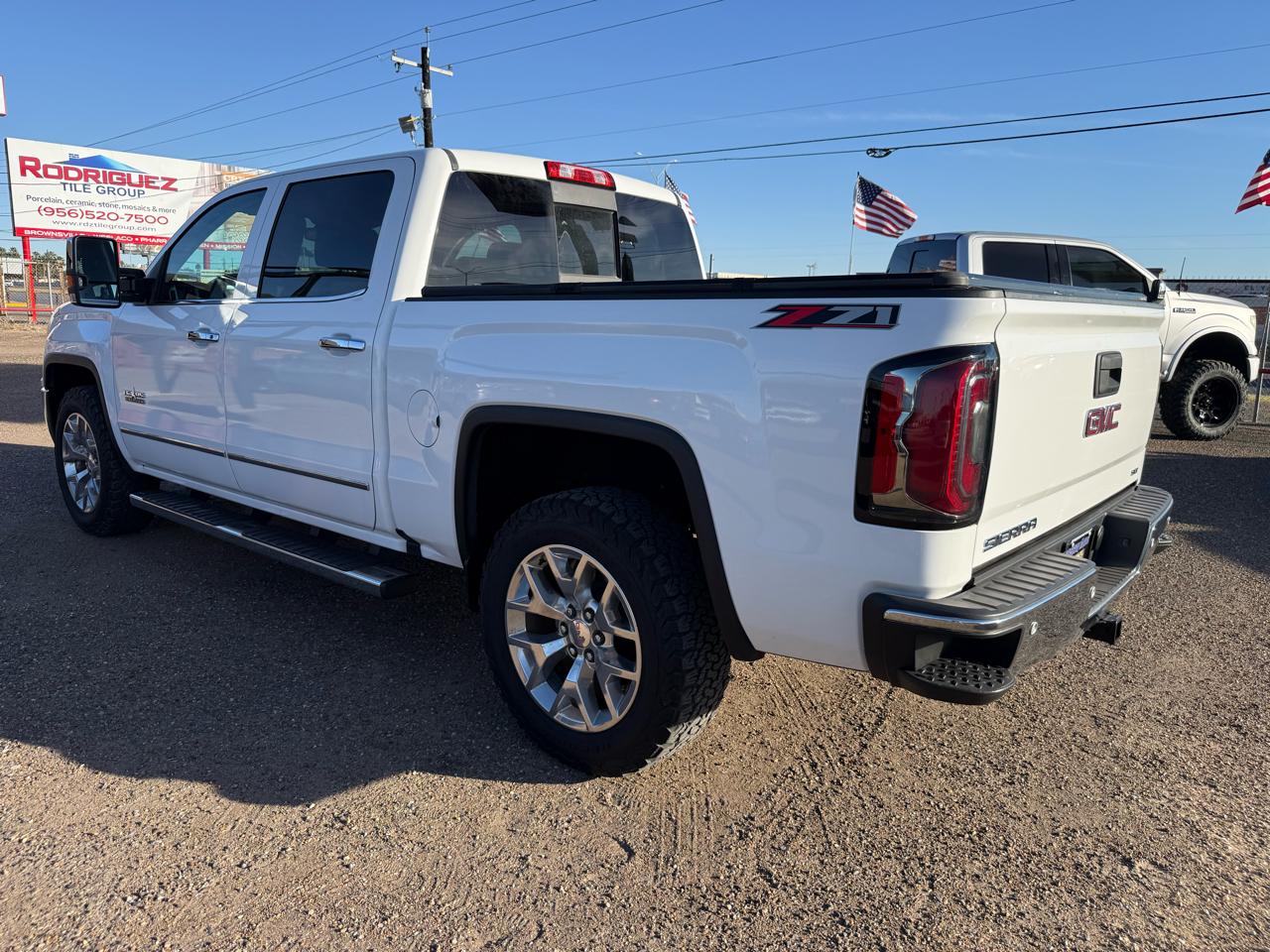 GMC Sierra 1500 4WD Crew Cab 143.5" SLT 2017