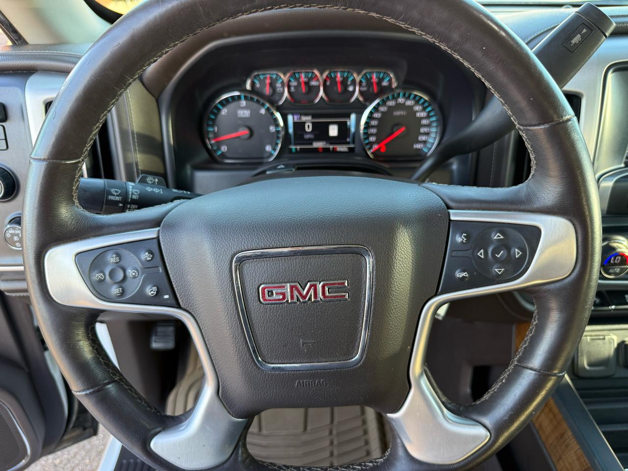 GMC Sierra 1500 4WD Crew Cab 143.5" SLT 2017