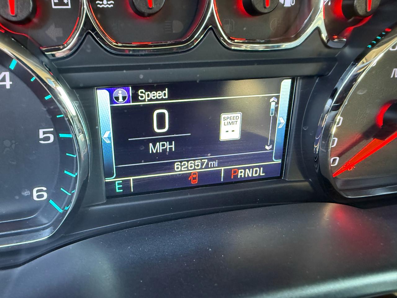 GMC Sierra 1500 4WD Crew Cab 143.5" SLT 2017