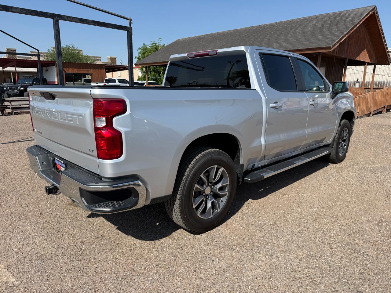 Chevrolet Silverado 1500 1LT Crew Cab 4WD 2021