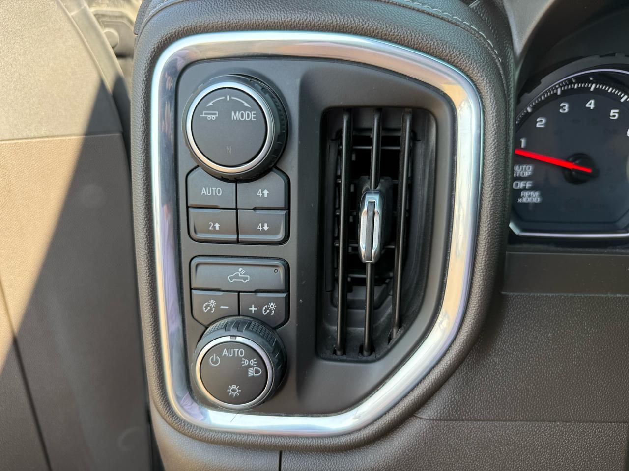 Chevrolet Silverado 1500 1LT Crew Cab 4WD 2021