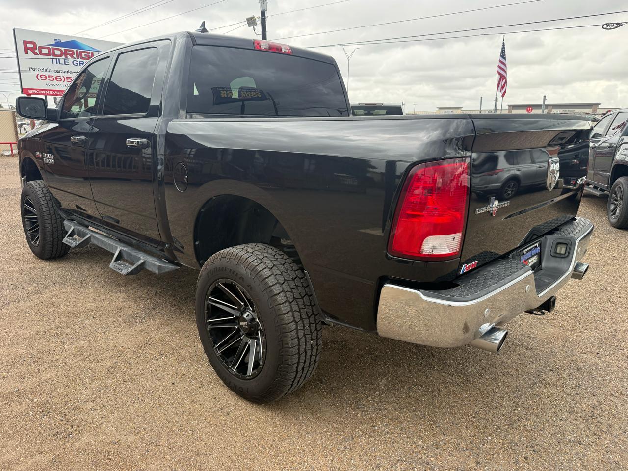 RAM 1500 SLT Crew Cab SWB 4WD 2018