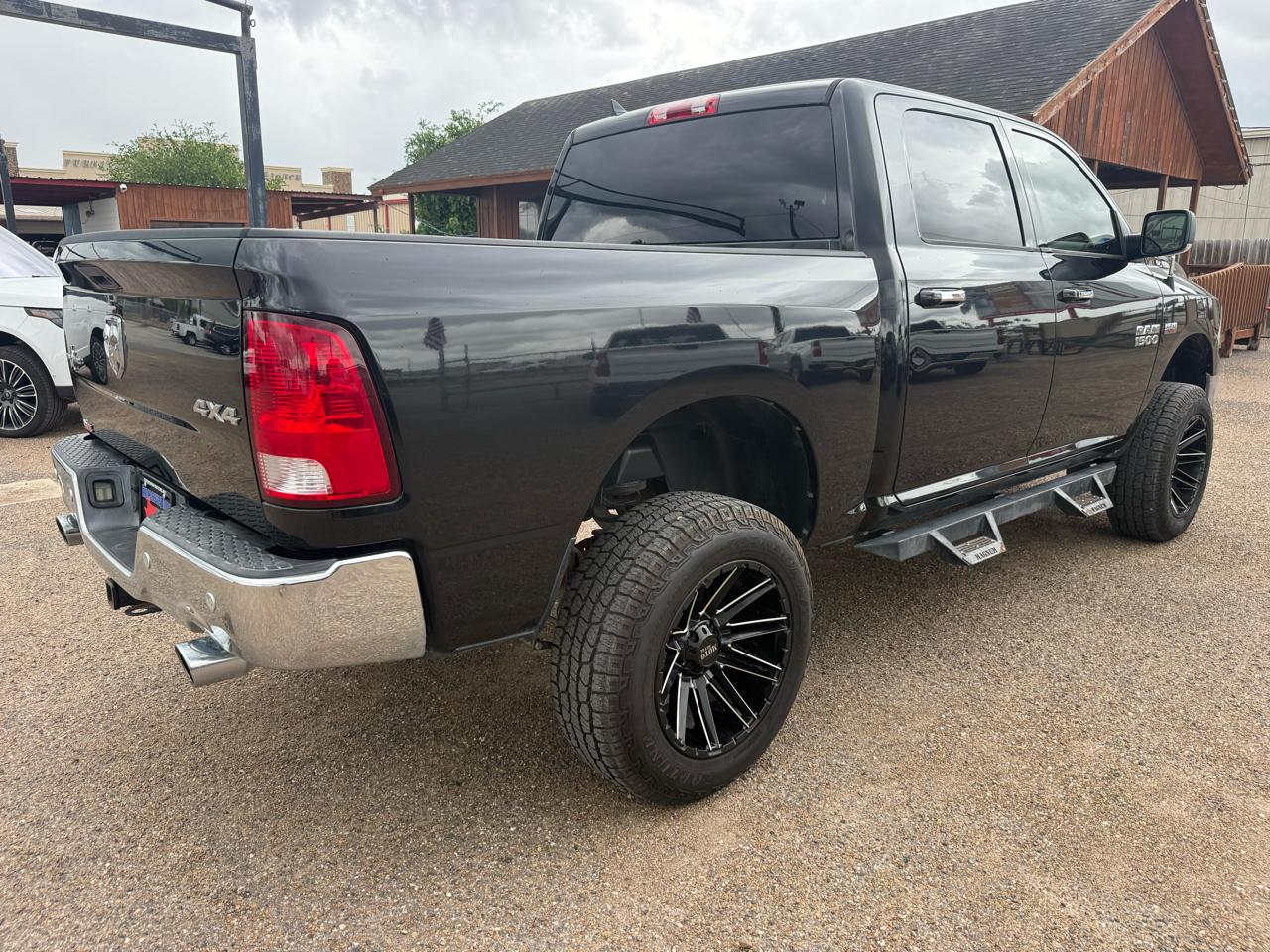 RAM 1500 SLT Crew Cab SWB 4WD 2018