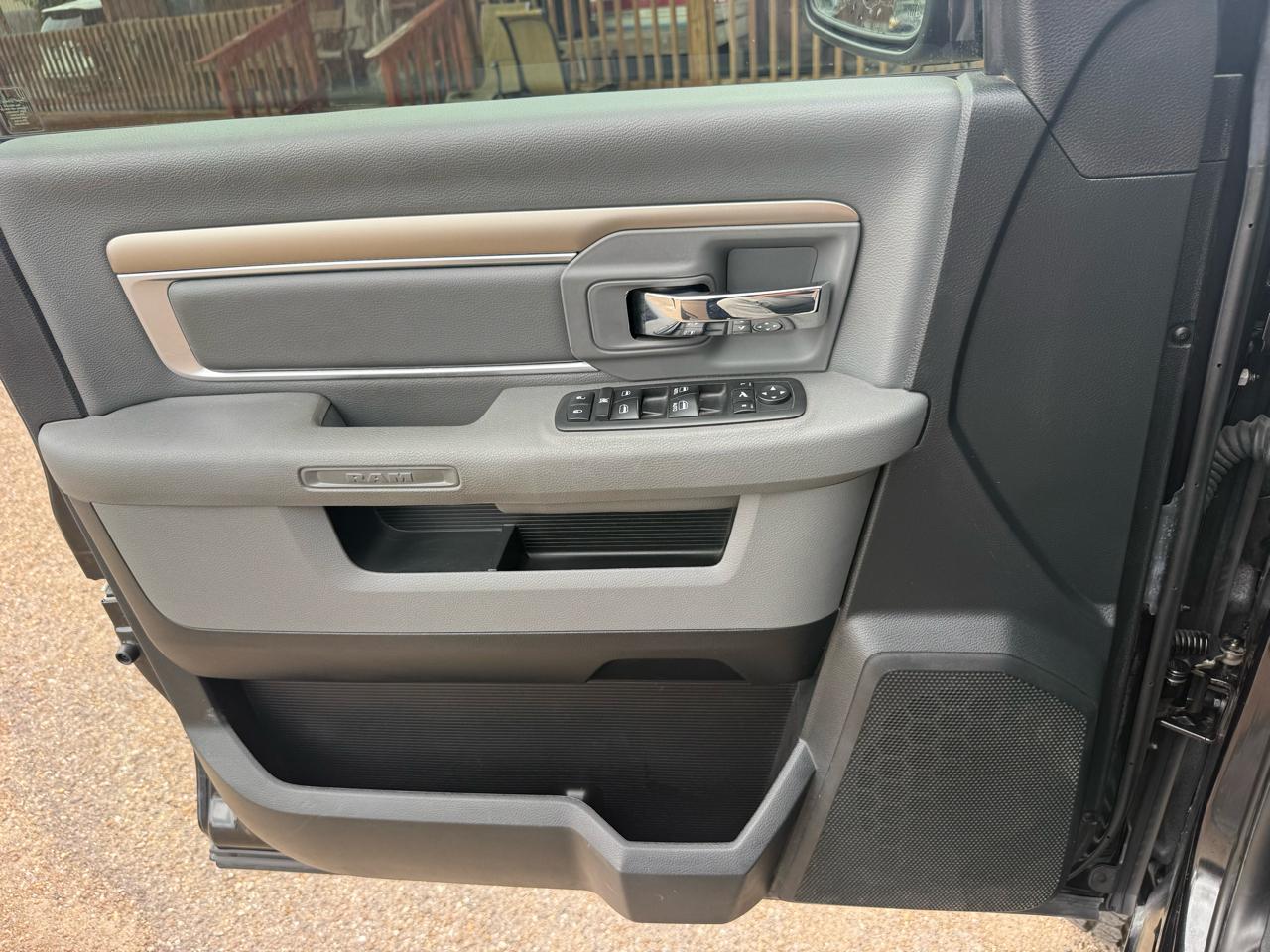 RAM 1500 SLT Crew Cab SWB 4WD 2018