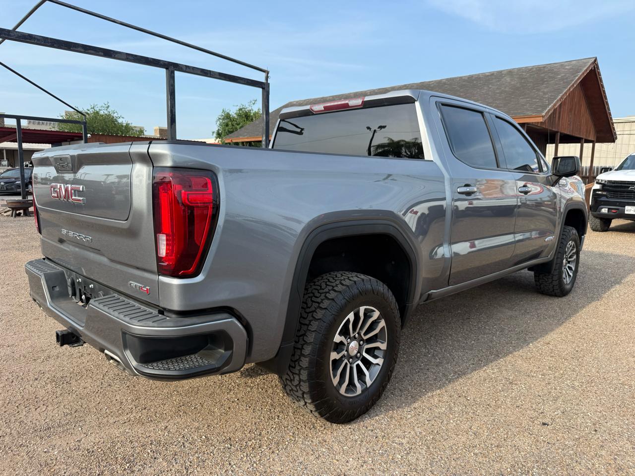GMC Sierra 1500 AT4 Crew Cab Short Box 4WD 2021