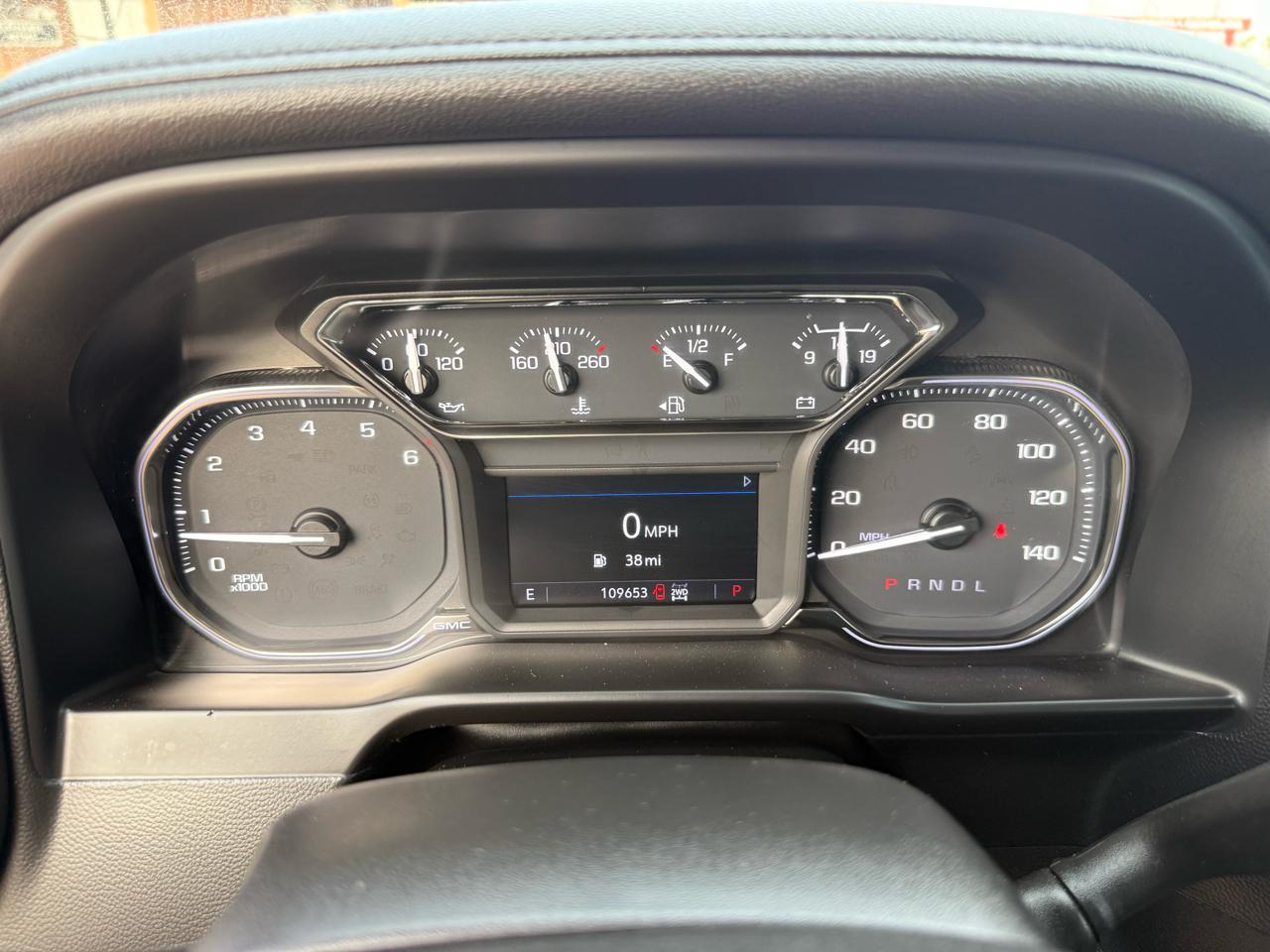 GMC Sierra 1500 AT4 Crew Cab Short Box 4WD 2021