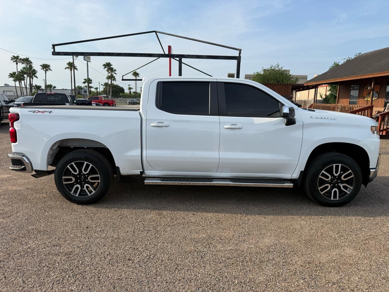 Chevrolet Silverado 1500 4WD Crew Cab 143.5" LT w/1LT 2021