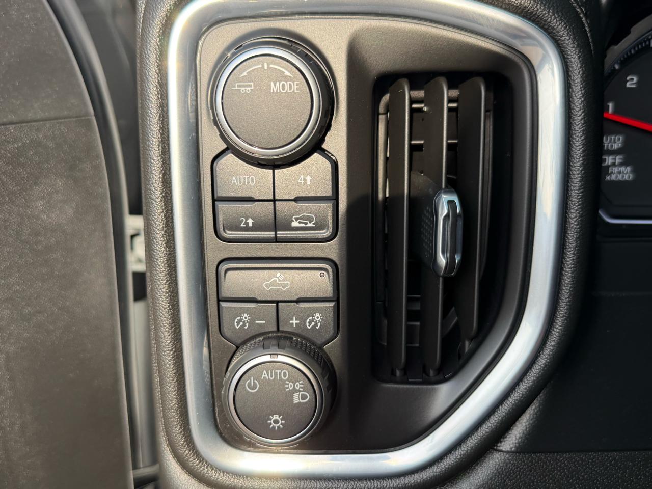 Chevrolet Silverado 1500 4WD Crew Cab 143.5" LT w/1LT 2021