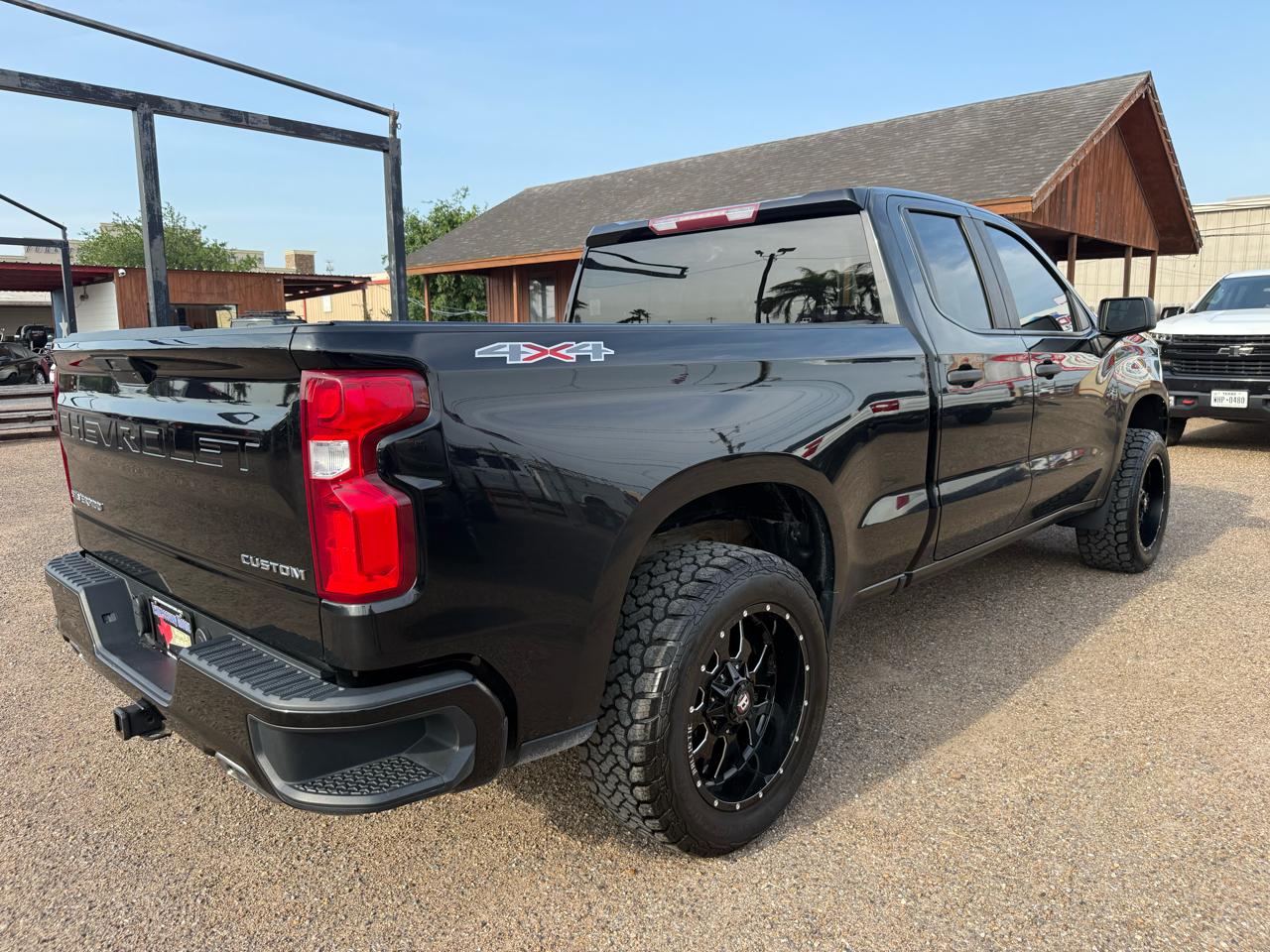 Chevrolet Silverado 1500 4WD Double Cab 143.5" Custom 2020