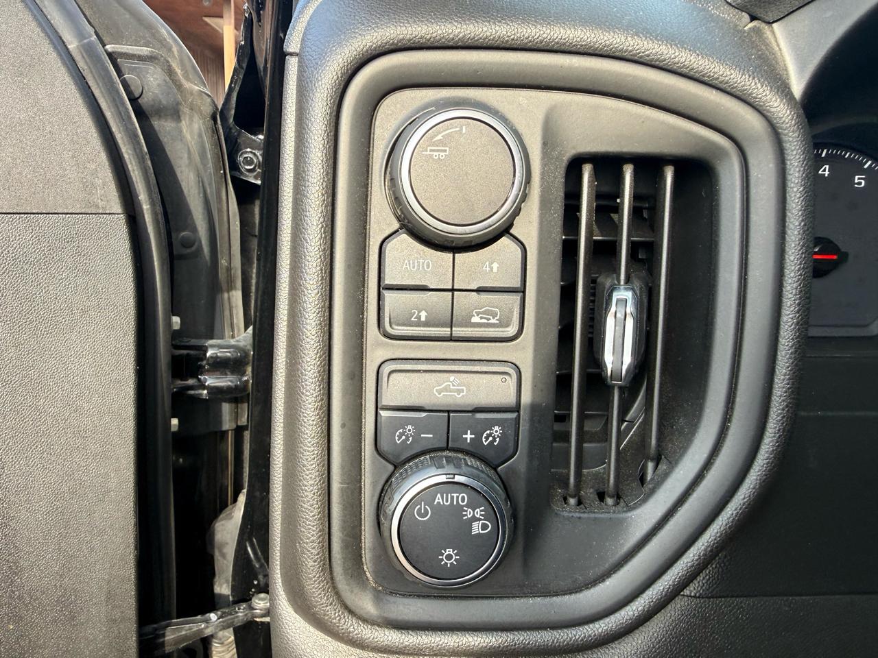 Chevrolet Silverado 1500 4WD Double Cab 143.5" Custom 2020