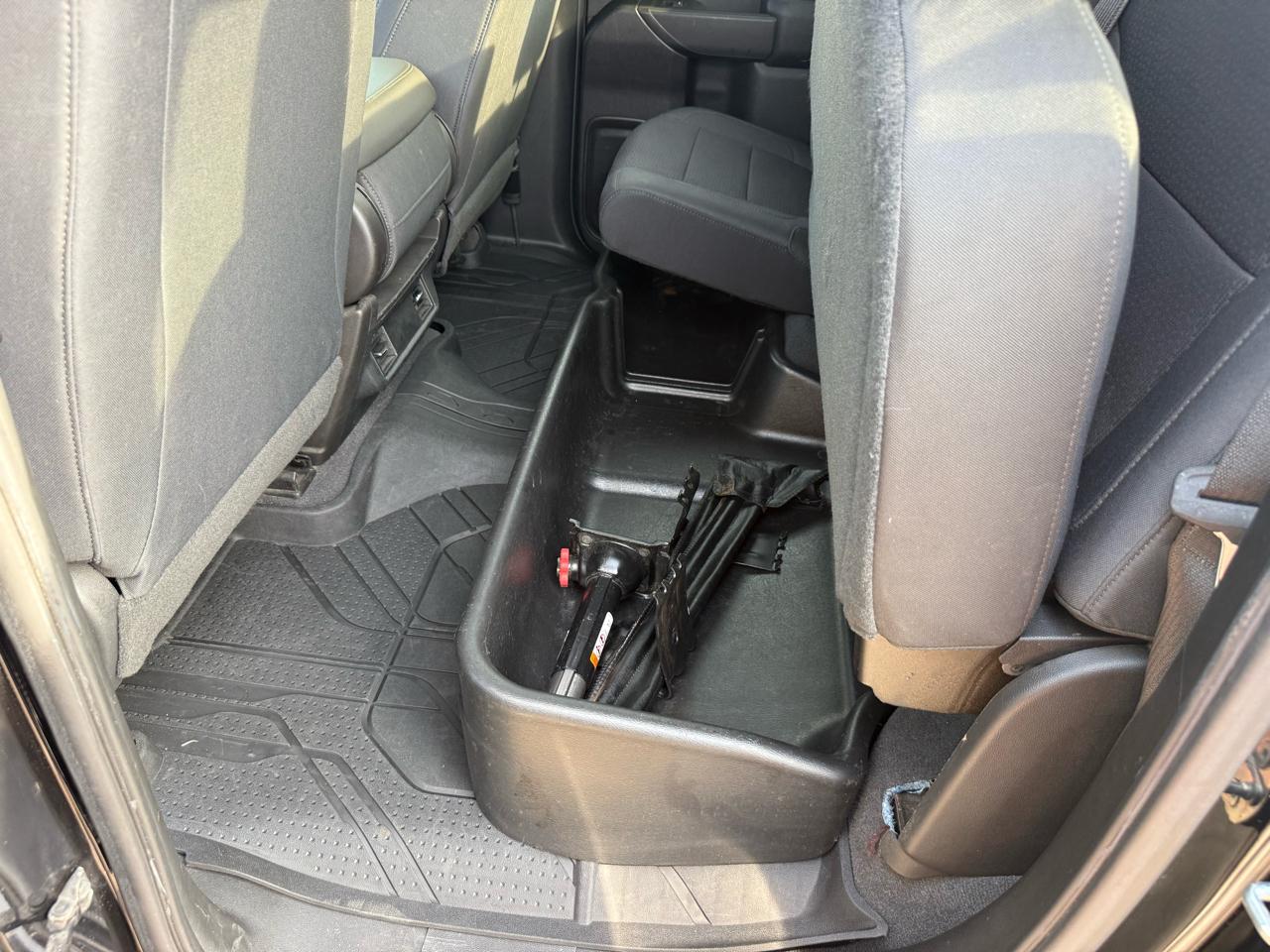 Chevrolet Silverado 1500 4WD Double Cab 143.5" Custom 2020