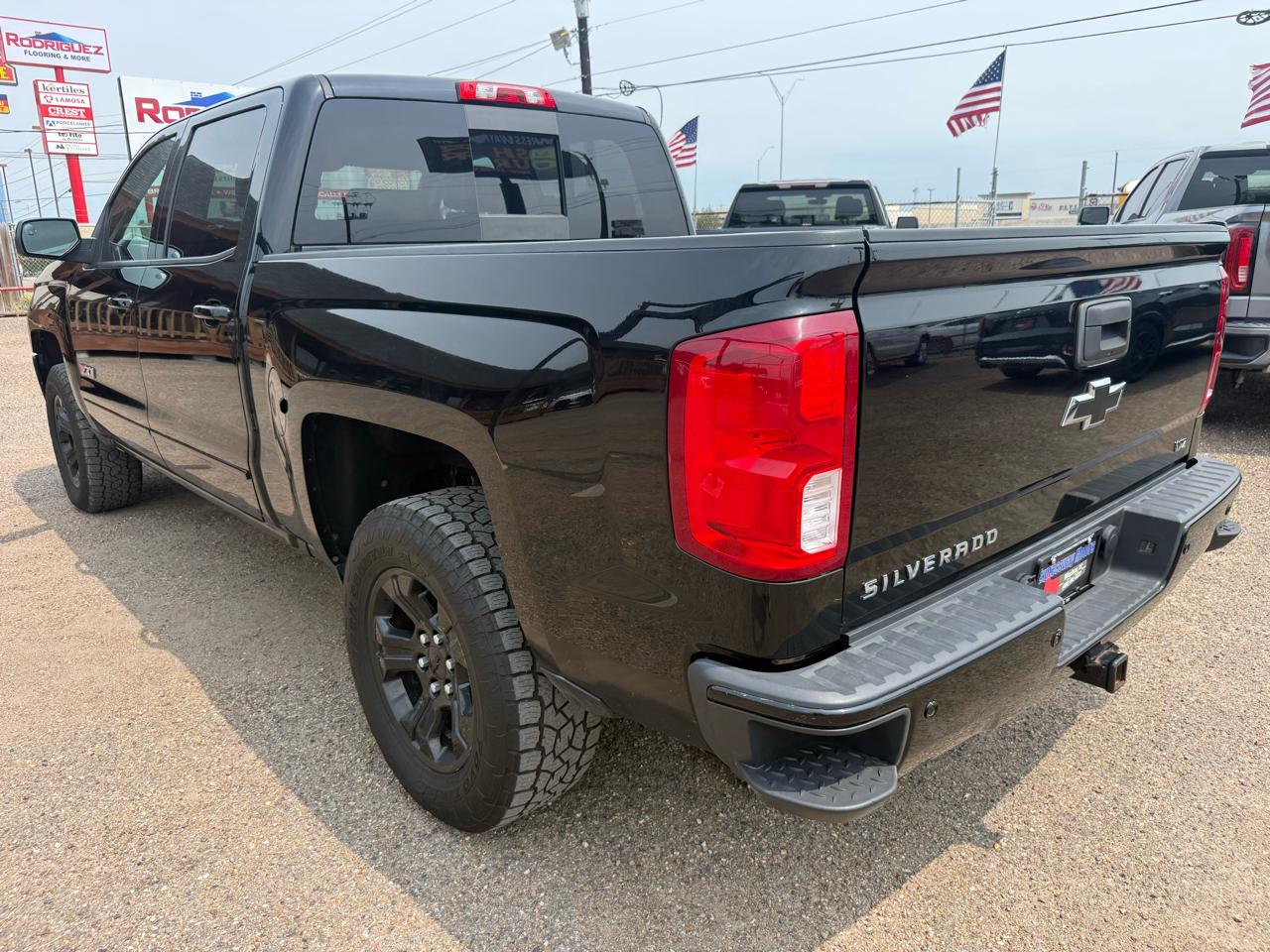 Chevrolet Silverado 1500 4WD Crew Cab 143.5" LTZ w/2LZ 2017