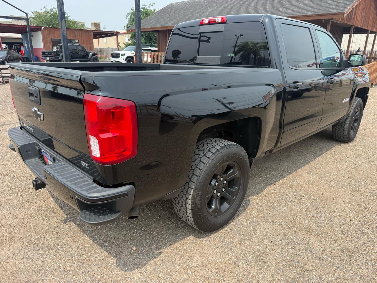 Chevrolet Silverado 1500 4WD Crew Cab 143.5" LTZ w/2LZ 2017